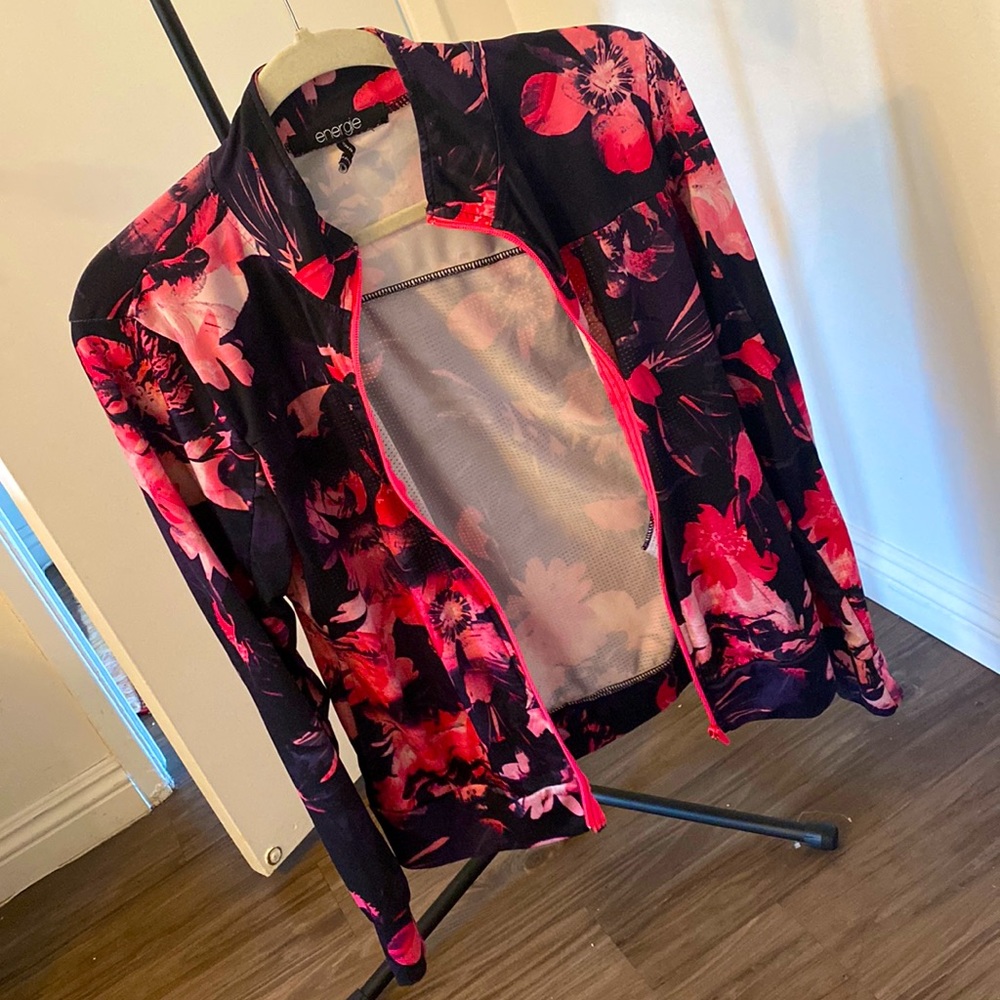 Dark purple and pink sweatshirt 🤍 cute for gym
